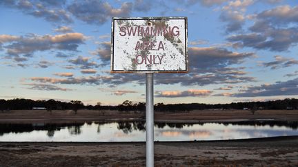 Un étang asseché à cause de la chaleur dans la région de Stanthorpe (Australie).
 (WILLIAM WEST / AFP)