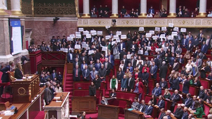 Réforme des retraites : le gouvernement annonce le recours à l’article 49.3 de la Constitution (FRANCE 3)