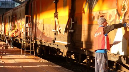 Le Rungis Perpignan relooké façon street-art en gare d'Austerlitz
 (PHOTOPQR/LE PARISIEN/MAXPPP)