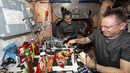 Le retour des deux astronautes américains coincés dans l'ISS depuis juin de nouveau reporté