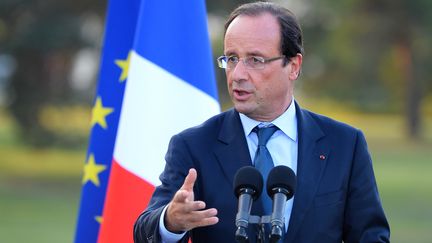 Le pr&eacute;sident, Fran&ccedil;ois Hollande, lors d'un discours sur le site des eaux d'Evian, le 7 septembre 2012, &agrave; Evian-les-Bains (Haute-Savoie). (MIGUEL MEDINA / AFP)