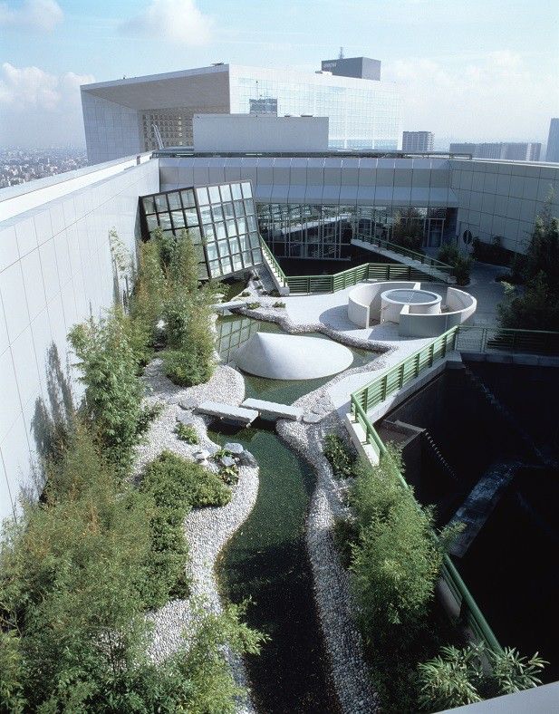 Tour Pacific, 11, cours Valmy, 92800 Puteaux,  Kisho Kurokawa avec Marc Mussche, architectes  Sari, maître d’ouvrage,  1994
 (Jean-Pierre Attal/ AXIMAGE.FR DR)