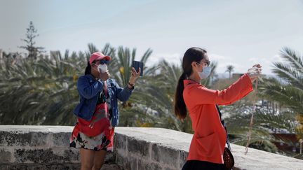 Des touristes à Majorque (17 Mars 2021). (CLARA MARGAIS / DPA)