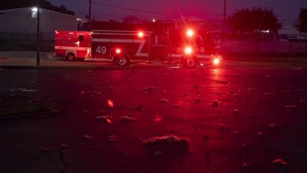 Les pompiers sur les lieux de l'explosion à Houston au Texas (Etats-Unis) vendredi 24 janvier 2020. (MARK FELIX / AFP )