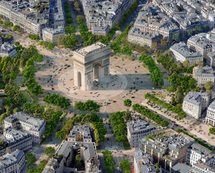 Plus qu'une simple artère, les nouveaux Champs-Élysées sont pensés comme un quartier
capables d attirer tous les publics (PCA-STREAM / AFP)