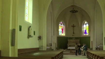 Patrimoine : appel aux dons pour réparer les églises abîmées par le séisme de juin en France (FRANCE 2)