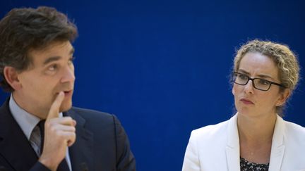 Le ministre du Redressement productif, Arnaud Montebourg, et la ministre de l'Ecologie, Delphine Batho, en octobre 2012 &agrave; Paris. (LIONEL BONAVENTURE / AFP)