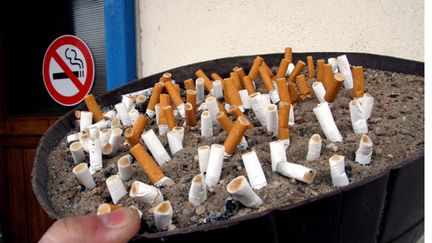 &nbsp; (De nombreuses mesures sont imaginées par le gouvernement pour lutter contre le tabac © maxppp)