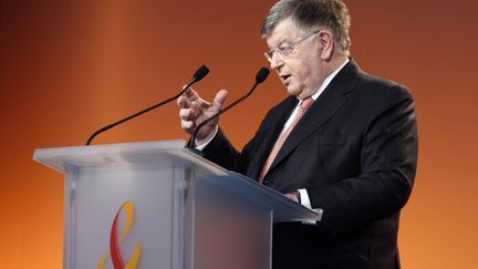 Didier Lombard, alors PDG de France Télécom, présente les résultats annuels du groupe, le 25 février 2010 à Paris. (FRANCOIS GUILLOT / AFP)