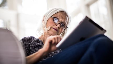 Pour sauver le syst&egrave;me des retraites compl&eacute;mentaires dans le priv&eacute;, les organisations patronales proposent notamment un gel des pensions en&nbsp;2016, 2017 et 2018. (MOMO PRODUCTIONS / STONE SUB / GETTY IMAGES)