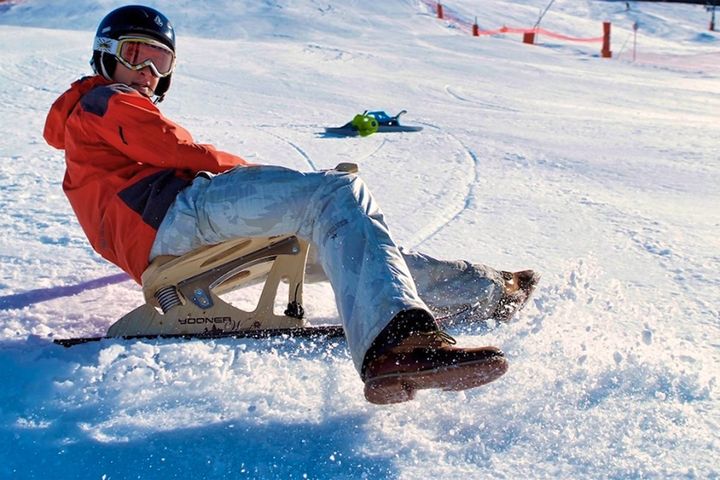 La pratique de la luge Pahu lancée cette année à Morillon et Six-Fer-à-cheval connait un beau succès. (JEROME GUILLOT)