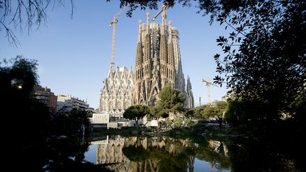 Vue extérieure de la Sagrada familia, à Barcelone. (MIQUEL LLOP / NURPHOTO / AFP)