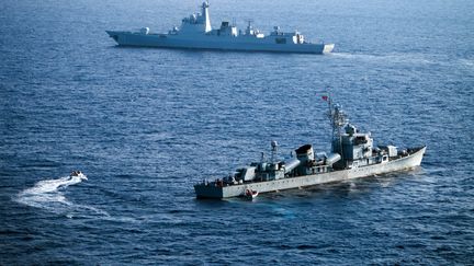 Des navires chinois en mer de Chine méridionale, près des îles Paracels, le 5 mai 2016. (STR / AFP)