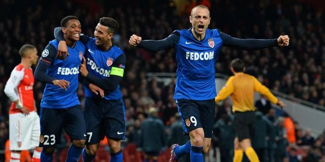 Berbatov termine le travail face à Arsenal