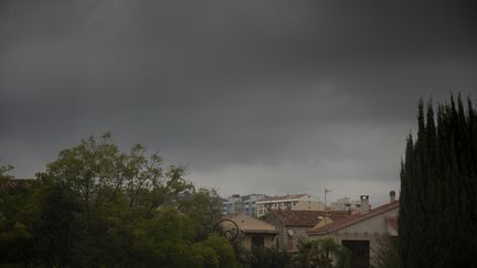 Un orage à Hyères (Var), le 4 octobre 2021.&nbsp; (MAGALI COHEN / HANS LUCAS / AFP)