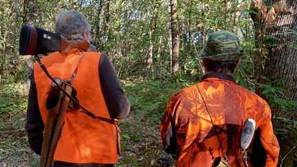 Des chasseurs dans des bois du Périgord en septembre 2019. Photo d'illustration. (EMMANUEL CLAVERIE / FRANCE-BLEU PÉRIGORD / RADIO FRANCE)