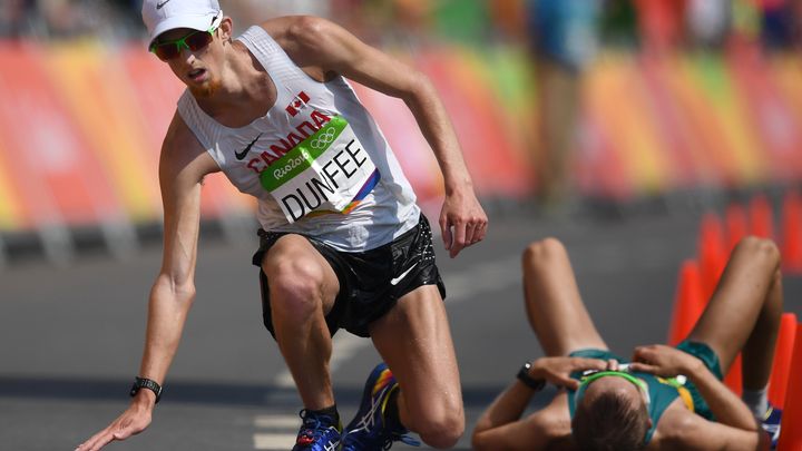 Le marcheur canadien Evan Dunfee lors du 50 km marche des Jeux de Rio, au Brésil, le 19 août 2016. (STEPHEN MCCARTHY / SPORTSFILE)