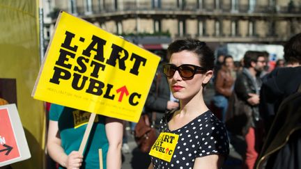 Les intermittents du spectacle protestent contre le Medef &agrave; Paris, le 20 mars 2014 (LCHAM / SIPA)