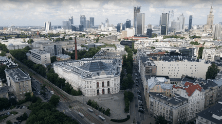 D'une ville grise et lugubre, Varsovie est devenue une capitale occidentale pleine de restaurants à terrasses, de boutiques élégantes et de rues piétonnes refaites à neuf, irriguée par un réseau de tramways hérité de l’Union soviétique. (FOX PROPERTY INVESTMENT GROUP)