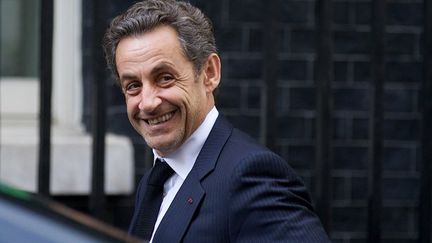 L'ancien pr&eacute;sident de la R&eacute;publique, Nicolas Sarkozy, arrive au 10 Downing Street, &agrave; Londres (Royaume-Uni),&nbsp;r&eacute;sidence du Premier ministre britannique, David Cameron, lundi 3 juin 2013.&nbsp; (ANDREW COWIE / AFP)