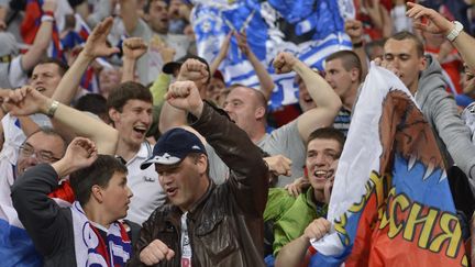 Des supporters russes, le 8 juin 2012. (FABRICE COFFRINI / AFP)