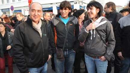 Josu Esparza Iraizoz (au centre), militant basque espagnol, lors d'une manifestation pour une solution d&eacute;mocratique au Pays basque, le 10 d&eacute;cembre 2011, &agrave; Bayonne (Pyr&eacute;n&eacute;es-Atlantiques). (GAIZKA IROZ / AFP)