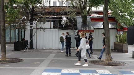 Un bureau de tabac détruit après les émeutes qui ont suivi le meurtre de Nahel, 17 ans, par un policier à Nanterre, à Paris, le 4 juillet 2023. (MYRIAM TIRLER / HANS LUCAS / AFP)