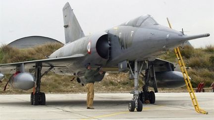 Deux avions Mirage IV-P sur la base aérienne d'Istres, dans les Bouches-du-Rhône (archives, 2003) (AFP / Gérard Julien)