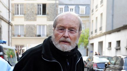 Maurice Agnelet arrive au palais de justice de Rennes, dans l'ouest de la France, le 11 avril 2014. (JEAN-SEBASTIEN EVRARD / AFP)