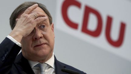 Le leader de la CDU, Armin Laschet, lors d'une conférence de presse à Berlin (Allemagne) le 15 mars 2021, après les mauvais résultats de son parti lors des élections régionales&nbsp;en Rhénanie-Palatinat et dans le Bade-Wurtemberg (MICHAEL SOHN / POOL)