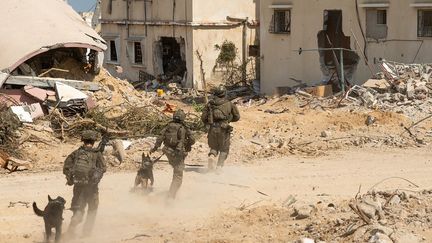 Des images fournies par l'armée israélienne montrent des soldats de l'Etat hébreu dans la bande de Gaza, le 30 août 2024. (ISRAELI ARMY / AFP)