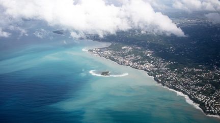 Vue aérienne de Pointe-à-Pitre, en Guadeloupe, le 18 septembre 2017. (MAXPPP)