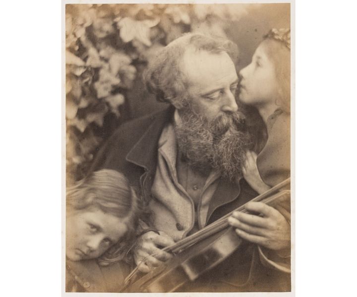 Julia Margaret Cameron, The Whisper of the Muse (Le murmure de
la muse), 1865, tirage albuminé (© The Royal Photographic Society Collection at the V&A, acquired with the generous assistance of the National Lottery Heritage Fund and Art Fund)