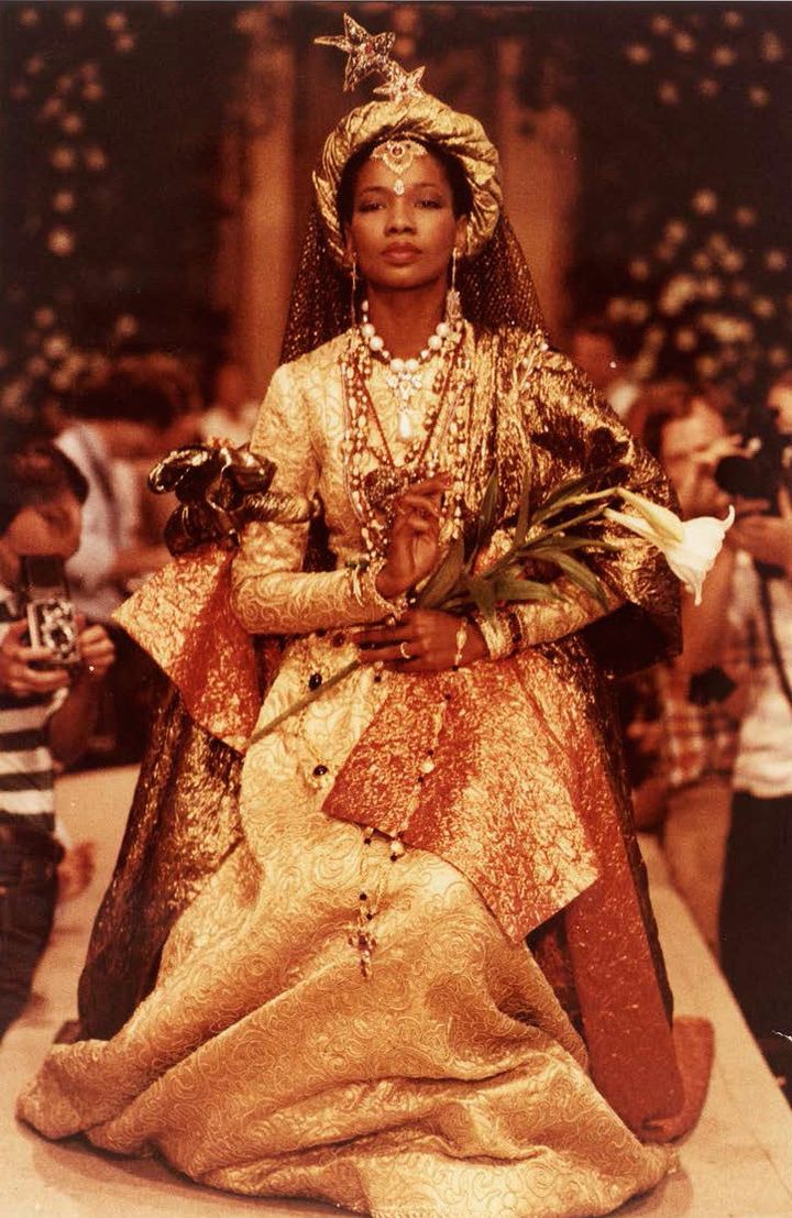 La robe de mariée dite Shakespaere d'Yves Saint Laurent&nbsp; (Jean-Marie Banier)