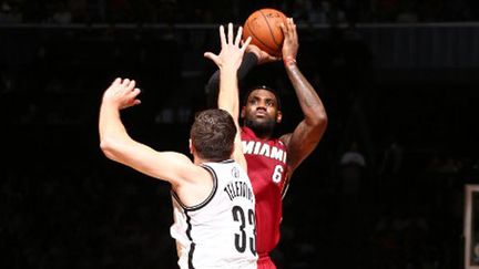 LeBron James, auteur d'un record personnel avec 49pts contre les Nets