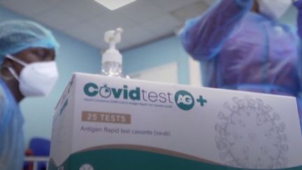 Tests antigéniques : un résultat en moins de 30 minutes