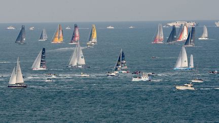 Le départ des bateaux de la Route du Rhum, en face de la pointe de Grouin à Cancale (Ille-et-Vilaine), le 4 novembre 2018. (MARC OLLIVIER / MAXPPP)