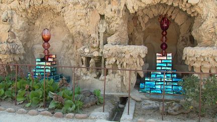 Le rêve de l'eau, une installation dans le Palais du Facteur Cheval (France 3)