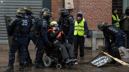 Odile Maurin, présidente de l'association&nbsp;Handi-Social lors d'une manifestation de "gilets jaunes" à Toulouse le 12 janvier 2019. (PASCAL PAVANI / AFP)