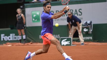 Federer a maîtrisé son tennis lors du 1er tour de Roland Garros (MIGUEL MEDINA / AFP)