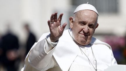 Le pape François au Vatican, le 9 avril 2023. (RICCARDO DE LUCA / ANADOLU AGENCY / AFP)