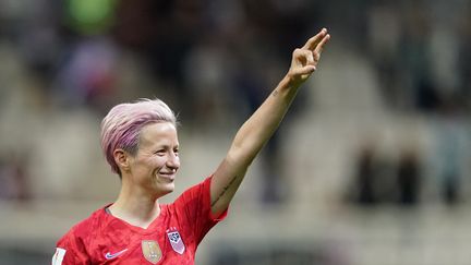 La joueuse américaine Megan Rapinoe, le 11 juin 2019, contre la Thaïlande à Reims (Marne). (LIONEL BONAVENTURE / AFP)