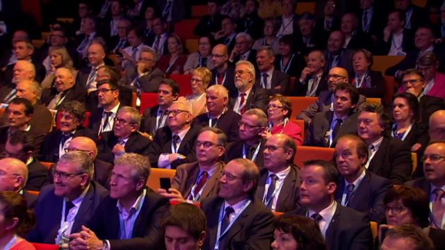 Emmanuel Macron au Rassemblement des maires de France V2