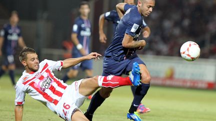 J&eacute;r&eacute;my Menez n'a pas su trouver la cl&eacute; pour offrir la premi&egrave;re victoire du PSG cette saison (Ajaccio, Corse, le 19 ao&ucirc;t 2012). (PASCAL POCHARD-CASABIANCA / AFP)