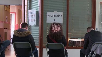 Covid-19 : plus de 760 000 primo-vaccinés depuis le 5 décembre