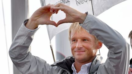 Le skippeur Maxime Sorel, lors du départ la 12e édition de la Route du rhum, à Saint-Malo, le 29 octobre 2022. (JOEL LE GALL / OUEST-FRANCE / MAXPPP)