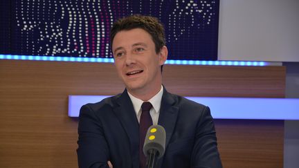 Benjamin Griveaux, porte-parole de la République En Marche, candidat aux législatives dans la 5e circonscription de Paris. (RADIO FRANCE / JEAN-CHRISTOPHE BOURDILLAT)