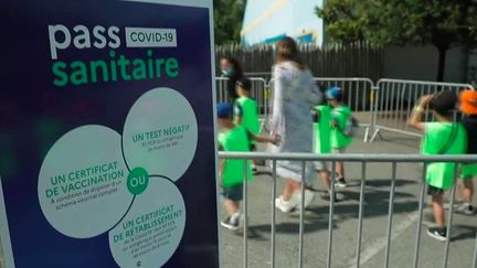 Pass sanitaire : baisse de fréquentation dans les parcs d'attraction