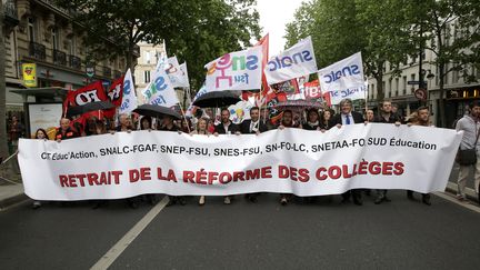 Des professeurs en gr&egrave;ve contre la r&eacute;forme du coll&egrave;ge manifestent le 19 mai 2015 &agrave; Paris. (MAXPPP)