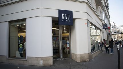 Un magasin Gap à Paris, le 21 février 2023. (MAGALI COHEN / HANS LUCAS / AFP)